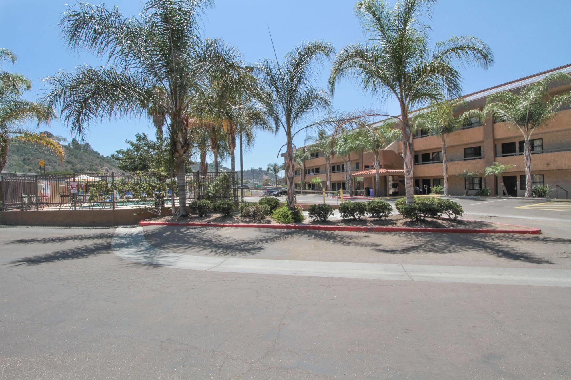 Motel 6 San Diego - Mission Valley Dış mekan fotoğraf