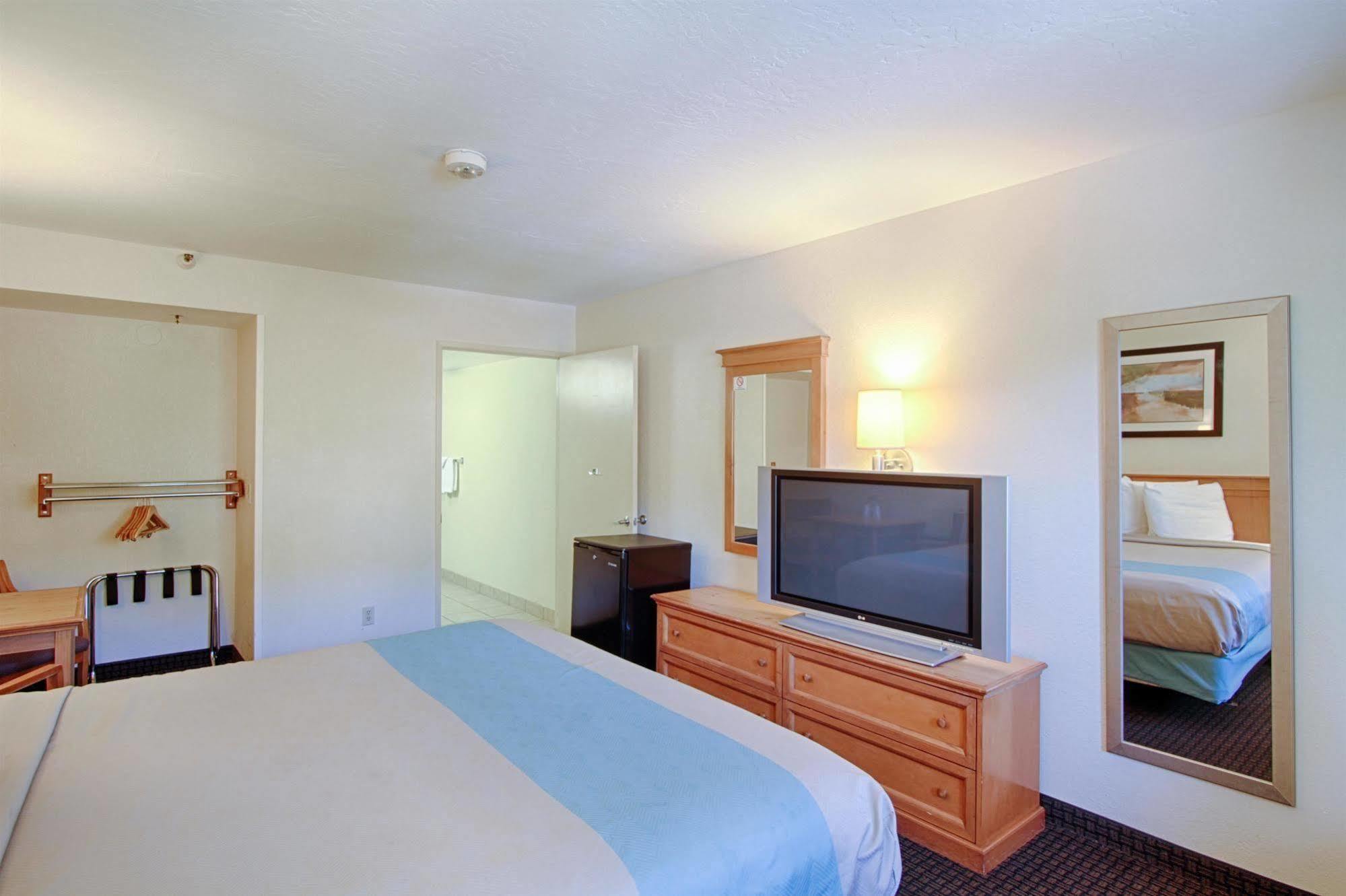 Motel 6 San Diego - Mission Valley Dış mekan fotoğraf