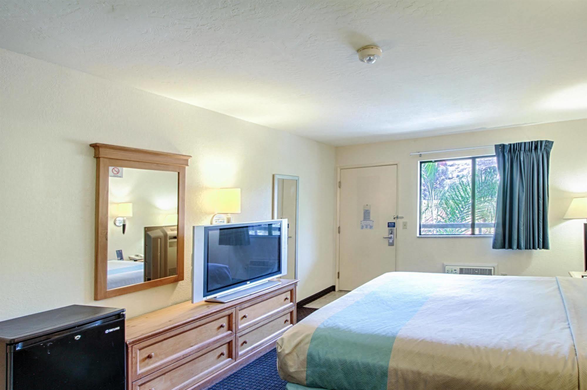 Motel 6 San Diego - Mission Valley Dış mekan fotoğraf
